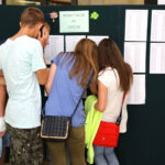 6.7.2016 Kielce. Listy pierwszoklasistów w IV Liceum Ogólnokształcącym / Wojciech Habdas / Radio Kielce