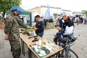 9.7.2016 Kielce. Drugi dzień pikniku na placu Wolności. W całym kraju odbywają się prezentacje sprzętu wojskowego, a okazją jest trwający w Warszawie szczyt NATO. / Wojciech Habdas / Radio Kielce