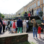 9.7.2016 Kielce. Drugi dzień pikniku na placu Wolności. W całym kraju odbywają się prezentacje sprzętu wojskowego, a okazją jest trwający w Warszawie szczyt NATO. / Wojciech Habdas / Radio Kielce
