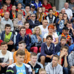 9.7.2016 Kielce. Na „Kolporter Arenie” kibicom, w nowych „złocisto – krwistych” strojach, zaprezentowali się piłkarze i sztab szkoleniowy Korony Kielce. / Wojciech Habdas / Radio Kielce