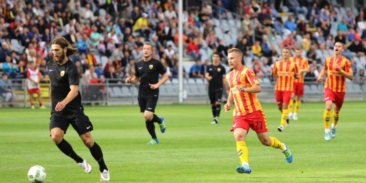 9.7.2016 Kielce. Towarzyski mecz Korony Kielce  ze zdobywcą Pucharu Grecji AEK Ateny. / Wojciech Habdas / Radio Kielce