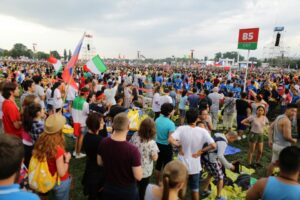 26.07.2016. Inauguracja Światowych Dni Młodzieży. Msza święta na krakowskich Błoniach / Wojciech Habdas / Radio Kielce