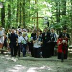 21.07.2016 Pielgrzymi z Kanady wzięli udział w Drodze Krzyżowe z Nowej Słupi na Święty Krzyż / Wojciech Habdas / Radio Kielce