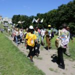 21.07.2016 Pielgrzymi z Kanady wzięli udział w Drodze Krzyżowe z Nowej Słupi na Święty Krzyż / Wojciech Habdas / Radio Kielce