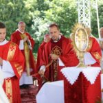 21.07.2016. Pielgrzymi Światowych Dni Młodzieży na Świętym Krzyżu / Wojciech Habdas / Radio Kielce