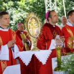 21.07.2016. Pielgrzymi Światowych Dni Młodzieży na Świętym Krzyżu / Wojciech Habdas / Radio Kielce