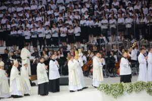 26.07.2016. Inauguracja Światowych Dni Młodzieży. Msza święta na krakowskich Błoniach / Wojciech Habdas / Radio Kielce