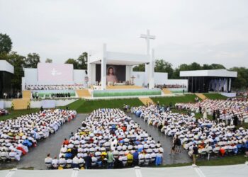 26.07.2016. Inauguracja Światowych Dni Młodzieży. Msza święta na krakowskich Błoniach / Wojciech Habdas / Radio Kielce