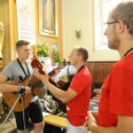 29.06.2016. W miejscowości Leńcze koło Krakowa mieszka 350 pielgrzymów z diecezji kieleckiej / Wojciech Habdas / Radio Kielce