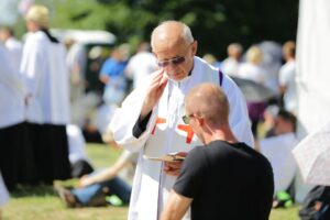 30.07.2016. Sanktuarium świętego Jana Pawła II. Podczas mszy świętej dla duchowieństwa sprawowanej przez papieża Franciszka / Wojciech Habdas / Radio Kielce