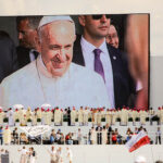 30.07.2016. Modlitewne czuwanie uczestników Światowych Dni Młodzieży w Brzegach z udziałem papieża Franciszka / Fot. Radio Kielce