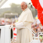 30.07.2016. Modlitewne czuwanie uczestników Światowych Dni Młodzieży w Brzegach z udziałem papieża Franciszka / Fot. Radio Kielce