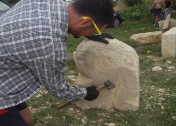 Czwarty plener rzeźbiarski w Pińczowie (26 sierpnia 2016) / Kamil Włosowicz / Radio Kielce