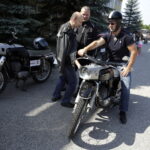 X Świętokrzyski Zlot Motocykli SHL i Pojazdów Zabytkowych w Miedzianej Górze (20 sierpnia 2016) / Jarosław Kubalski / Radio Kielce
