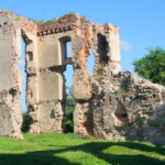 25.08.2016. Wakacje z duchami historii. Ruiny zamku w Bodzentynie / Krzysztof Bujnowicz / Radio Kielce