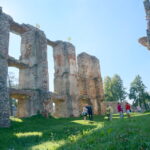 25.08.2016. Wakacje z duchami historii. Ruiny zamku w Bodzentynie / Krzysztof Bujnowicz / Radio Kielce