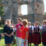 25.08.2016. Wakacje z duchami historii. Ruiny zamku w Bodzentynie / Krzysztof Bujnowicz / Radio Kielce