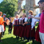 25.08.2016. Wakacje z duchami historii. Ruiny zamku w Bodzentynie / Krzysztof Bujnowicz / Radio Kielce