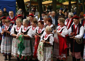 Koncert laureatów 38. Buskich Spotkań z Folklorem i 15. edycja Wojewódzkiego Konkursu "Nasze kulinarne dziedzictwo – smaki regionów" / Stanisław Blinstrub / Radio Kielce