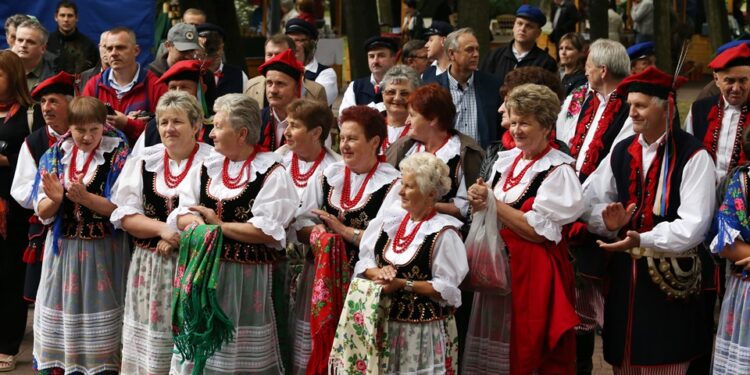 Koncert laureatów 38. Buskich Spotkań z Folklorem i 15. edycja Wojewódzkiego Konkursu "Nasze kulinarne dziedzictwo – smaki regionów" / Stanisław Blinstrub / Radio Kielce