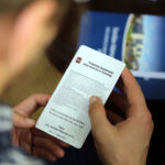 30.8.2016 Kielce. Kończący kadencję rektor Politechniki Świętokrzyskiej Stanisław Adamczak spotkał się z dziennikarzami. / Wojciech Habdas / Radio Kielce