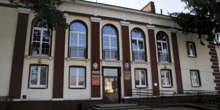 29.01.2016 Jędrzejów. Starostwo Powiatowe. / Jarosław Kubalski / Radio Kielce