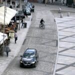 12.05.2016 Kielce. Rynek. Ruch samochodowy. / Jarosław Kubalski / Radio Kielce