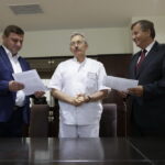 01.08.2016 Kielce. Podpisanie umowy pomiędzy szpitalem w Staszowie a ŚCO / Jarosław Kubalski / Radio Kielce