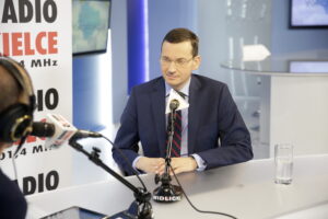 03.08.2016 Kielce. Minister Mateusz Morawiecki podczas rozmowy Bartłomiejem Zapałą. / Jarosław Kubalski / Radio Kielce