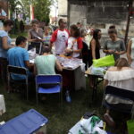 05.08.2016 Wiślica. Pielgrzym na Jasną Górę zebrali się przy kolegiacie, by uczestniczyć w nabożeństwie. / Jarosław Kubalski / Radio Kielce