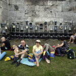 05.08.2016 Wiślica. Pielgrzym na Jasną Górę zebrali się przy kolegiacie, by uczestniczyć w nabożeństwie. / Jarosław Kubalski / Radio Kielce