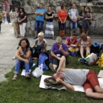 05.08.2016 Wiślica. Pielgrzym na Jasną Górę zebrali się przy kolegiacie, by uczestniczyć w nabożeństwie. / Jarosław Kubalski / Radio Kielce