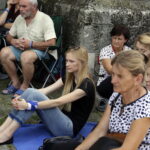 05.08.2016 Wiślica. Pielgrzym na Jasną Górę zebrali się przy kolegiacie, by uczestniczyć w nabożeństwie. / Jarosław Kubalski / Radio Kielce