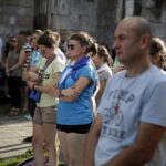 05.08.2016 Wiślica. Pielgrzym na Jasną Górę zebrali się przy kolegiacie, by uczestniczyć w nabożeństwie. / Jarosław Kubalski / Radio Kielce