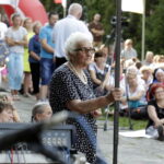 05.08.2016 Wiślica. Pielgrzym na Jasną Górę zebrali się przy kolegiacie, by uczestniczyć w nabożeństwie. / Jarosław Kubalski / Radio Kielce