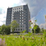 09.08.2016 Kielce. Remontowany dawny biurowiec SHL przy ulicy Zagnańskiej. Powstaną tu przychodnie lekarskie. / Jarosław Kubalski / Radio Kielce