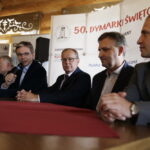 11.08.2016 Wólka Milanowska. Konferencja  przed festynem archeologicznym Dymarki Świętokrzyskie. / Radio Kielce