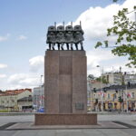 12.08.2016 Kielce. Pomniki autorstwa i współautorstwa Henryka Dłużewskiego. Pomnik Czwórki Legionowej. / Jarosław Kubalski / Radio Kielce