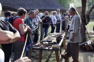 13.08.2016 Nowa Słupia. Festyn archeologiczny Dymarki Świętokrzyskie. / Jarosław Kubalski / Radio Kielce