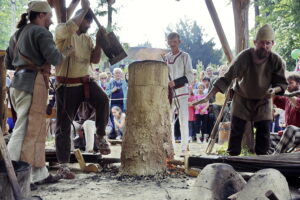 13.08.2016 Nowa Słupia. Festyn archeologiczny Dymarki Świętokrzyskie. / Jarosław Kubalski / Radio Kielce