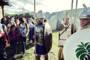 13.08.2016 Nowa Słupia. Festyn archeologiczny Dymarki Świętokrzyskie. / Jarosław Kubalski / Radio Kielce