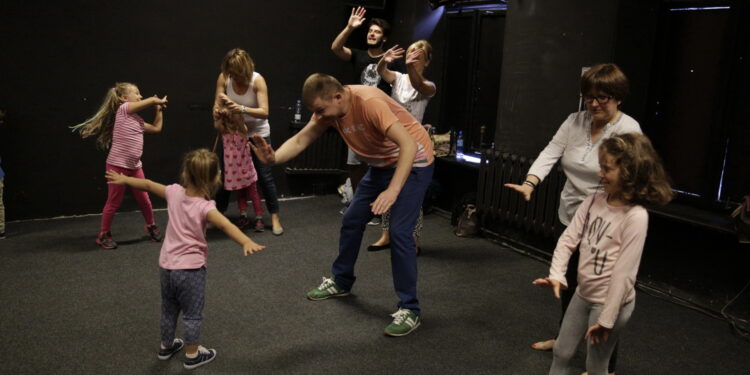 13.08.2016 Kielce. Warsztaty dla dzieci w Teatrze Lalki i Aktora Kubuś. / Jarosław Kubalski / Radio Kielce