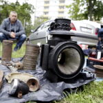 13.08.2016 Kielce. Giełda kolekcjonerska przed WDK. / Jarosław Kubalski / Radio Kielce