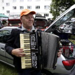 13.08.2016 Kielce. Giełda kolekcjonerska przed WDK. / Jarosław Kubalski / Radio Kielce