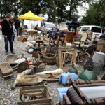 13.08.2016 Kielce. Giełda kolekcjonerska przed WDK. / Jarosław Kubalski / Radio Kielce