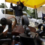 13.08.2016 Kielce. Giełda kolekcjonerska przed WDK. / Jarosław Kubalski / Radio Kielce