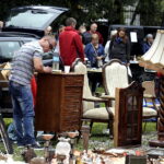 13.08.2016 Kielce. Giełda kolekcjonerska przed WDK. / Jarosław Kubalski / Radio Kielce