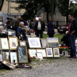 13.08.2016 Kielce. Giełda kolekcjonerska przed WDK. / Jarosław Kubalski / Radio Kielce