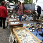 13.08.2016 Kielce. Giełda kolekcjonerska przed WDK. / Jarosław Kubalski / Radio Kielce