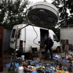 13.08.2016 Kielce. Giełda kolekcjonerska przed WDK. / Jarosław Kubalski / Radio Kielce